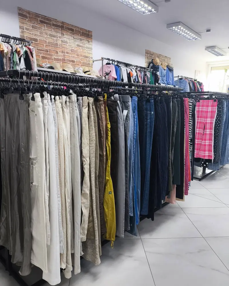 Moda damska prezentowana w sklepie Cameleon